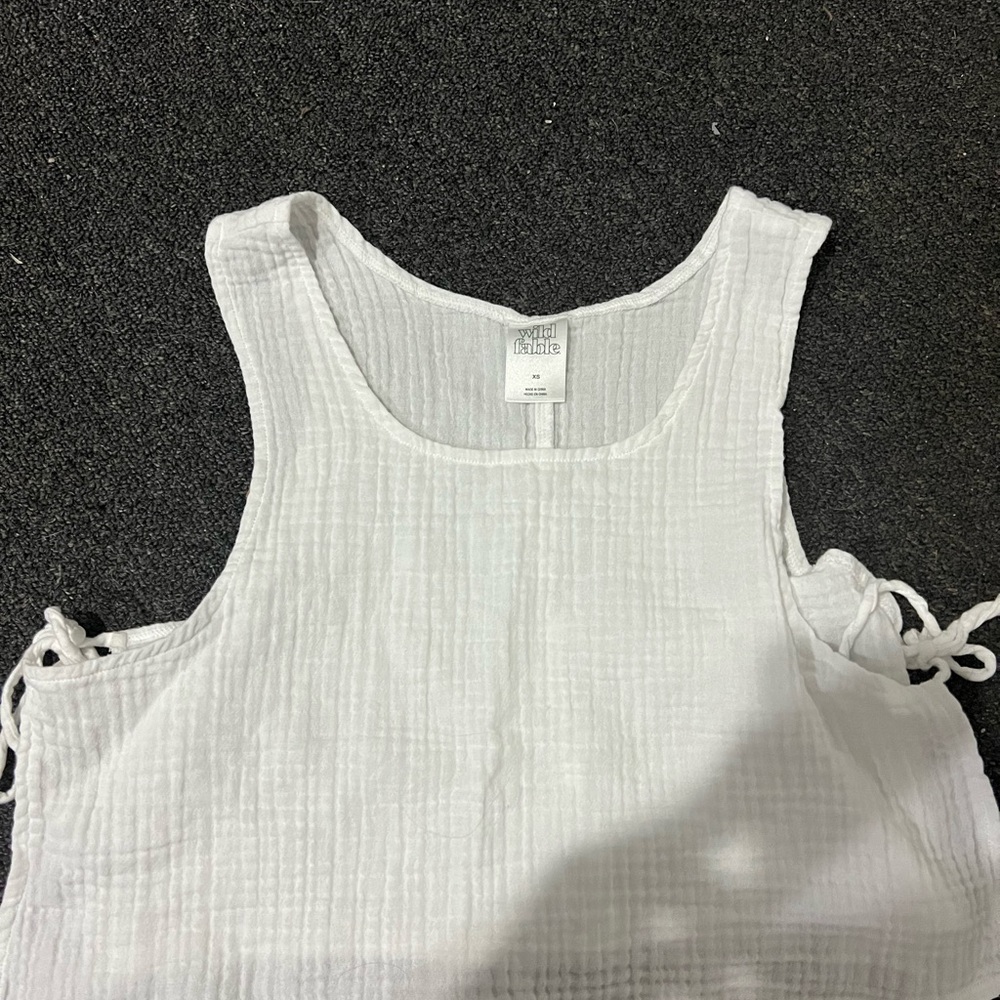 Wild Fable White Sleeveless Tank Top